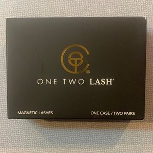 Gorgeous high quality magnetic eyelashes. Box opened, never worn